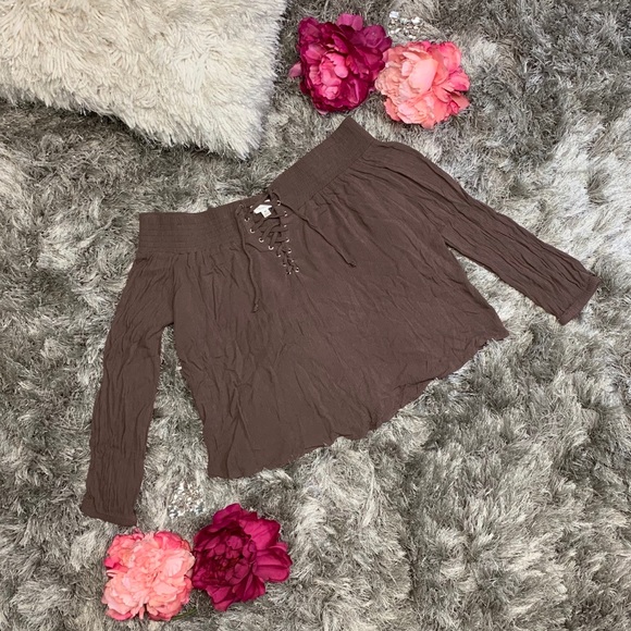 Active USA Tops - Active USA Gauze Off The Shoulder Top Women size M